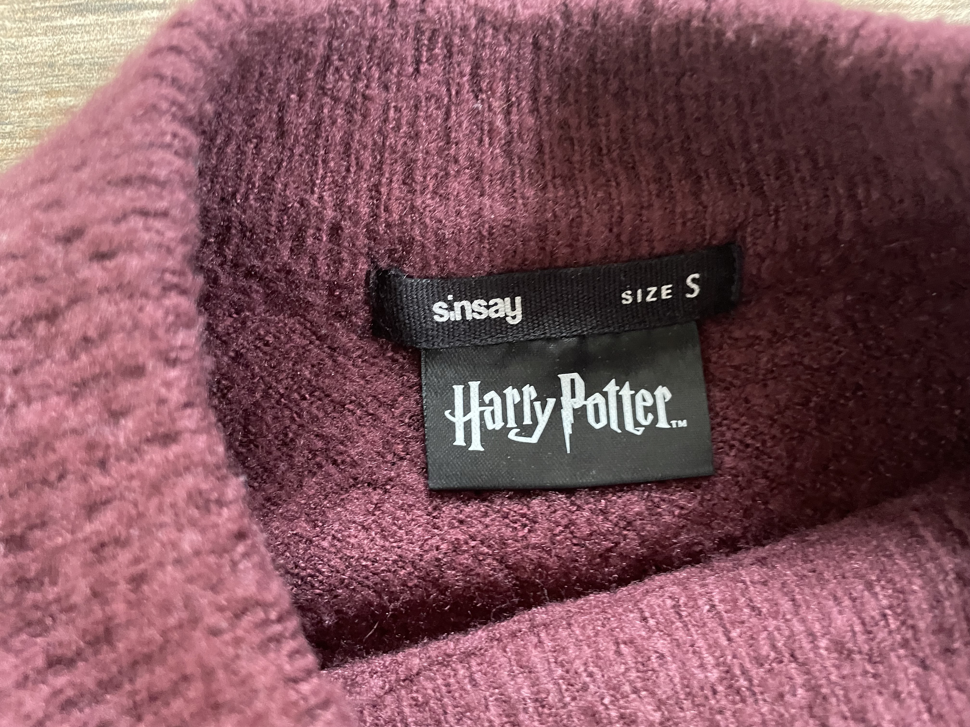 DÁMSKÝ SVETR HARRY POTTER