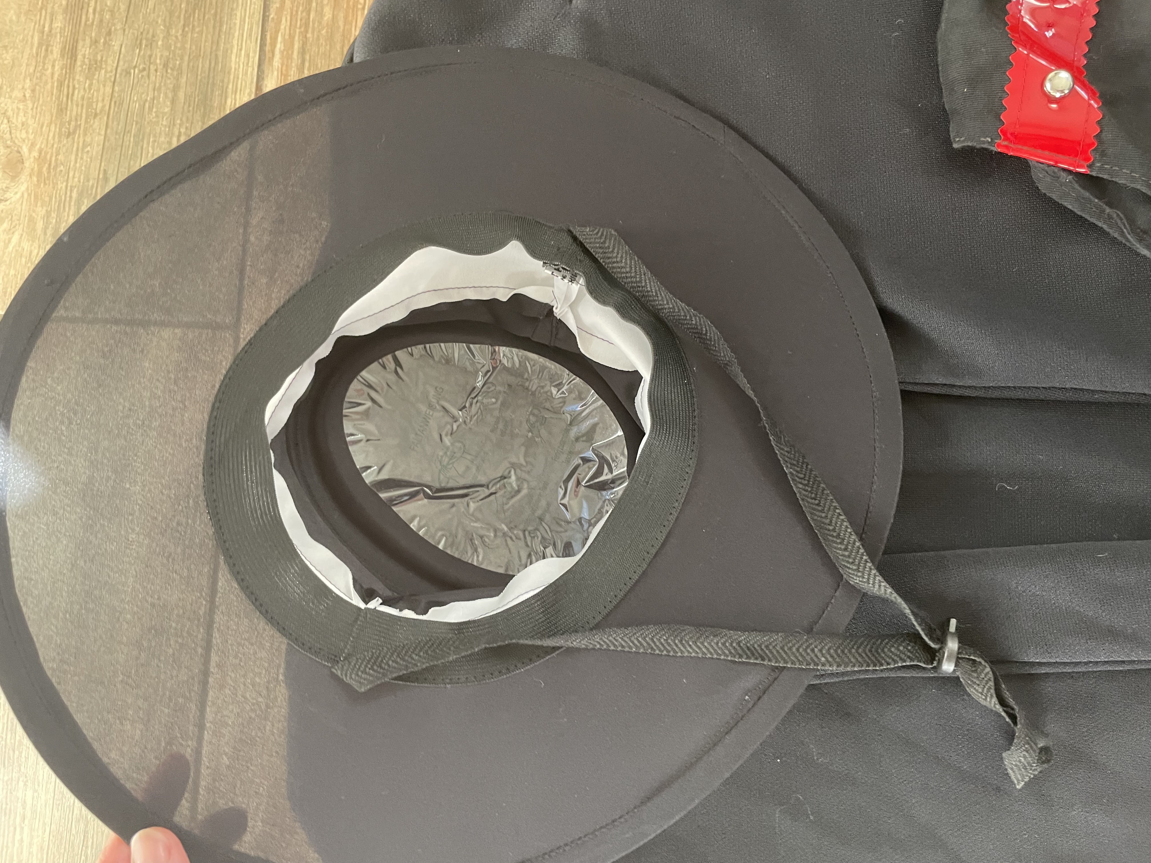 karnevalový kostým plášť+ klobouk+vesta ZORO vel. M
