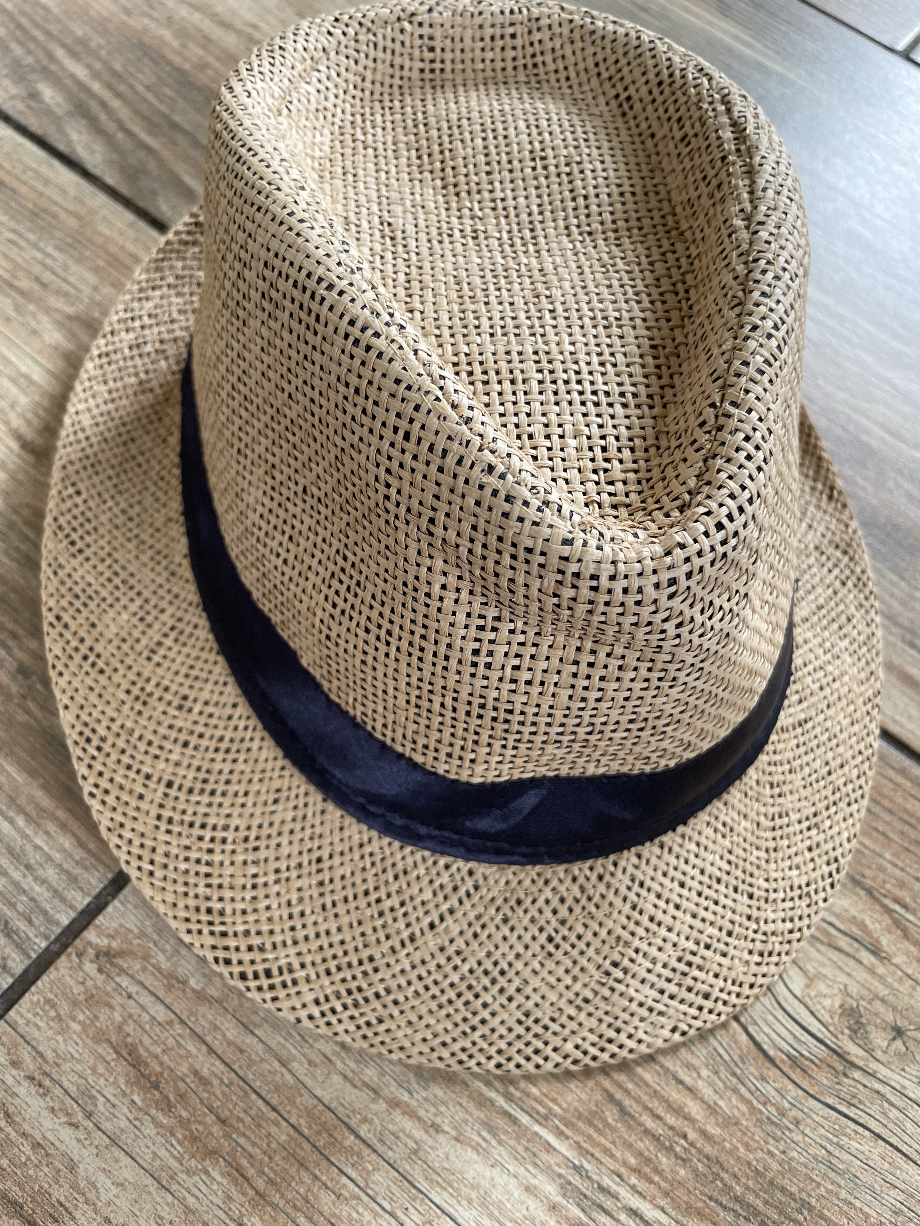 vzdušný přírodní klobouk, klobouček