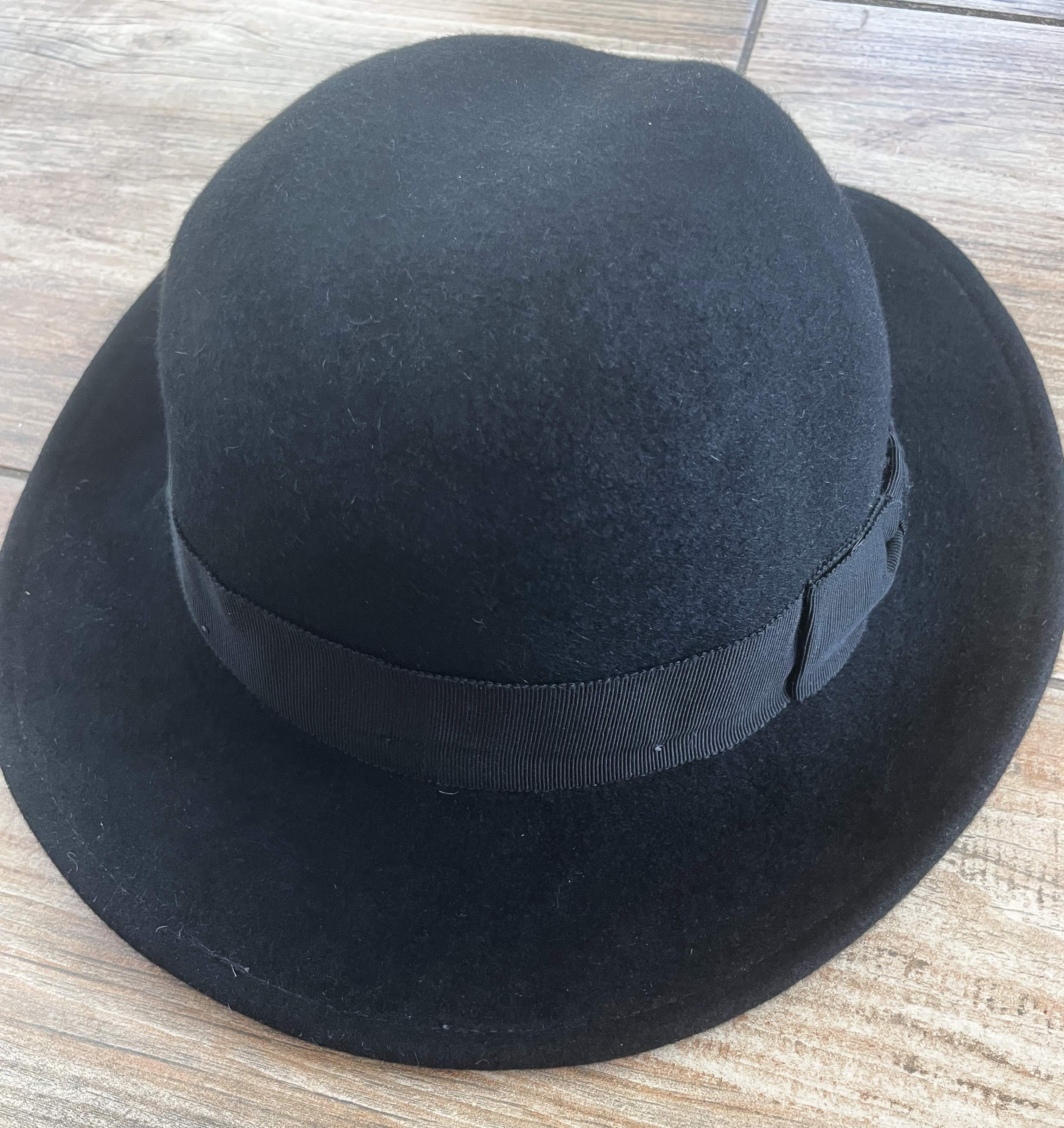 dámský vlněný elegantní klobouk