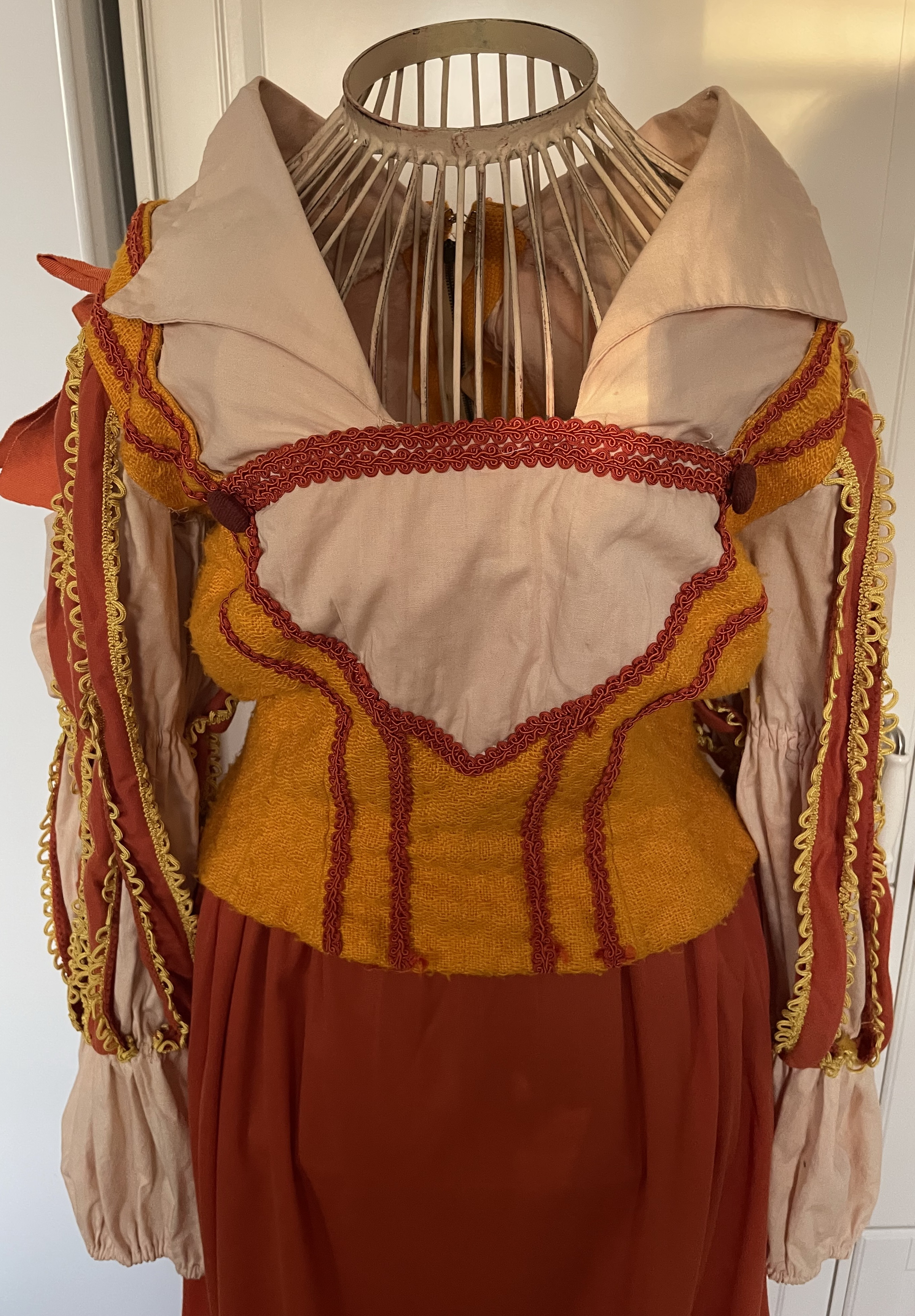 dámské dobové šaty vel. 164- XS