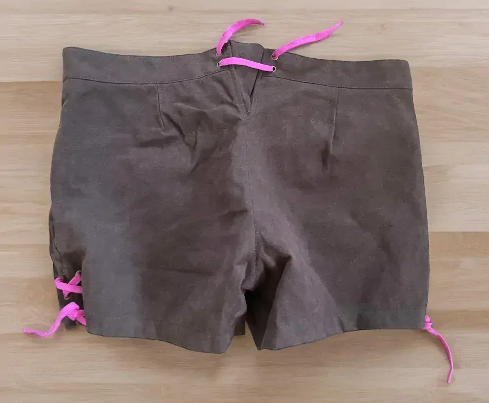 dámské kraťasy DIRNDL vel. 42