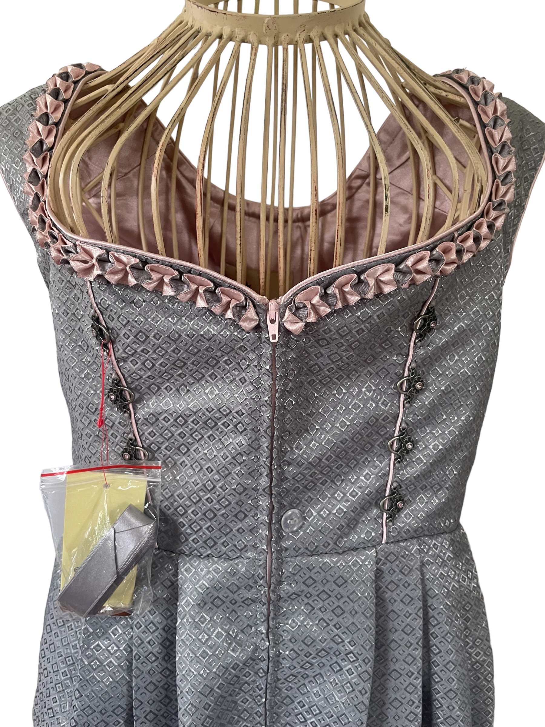 dámské dobové dirndl šaty vel. 38