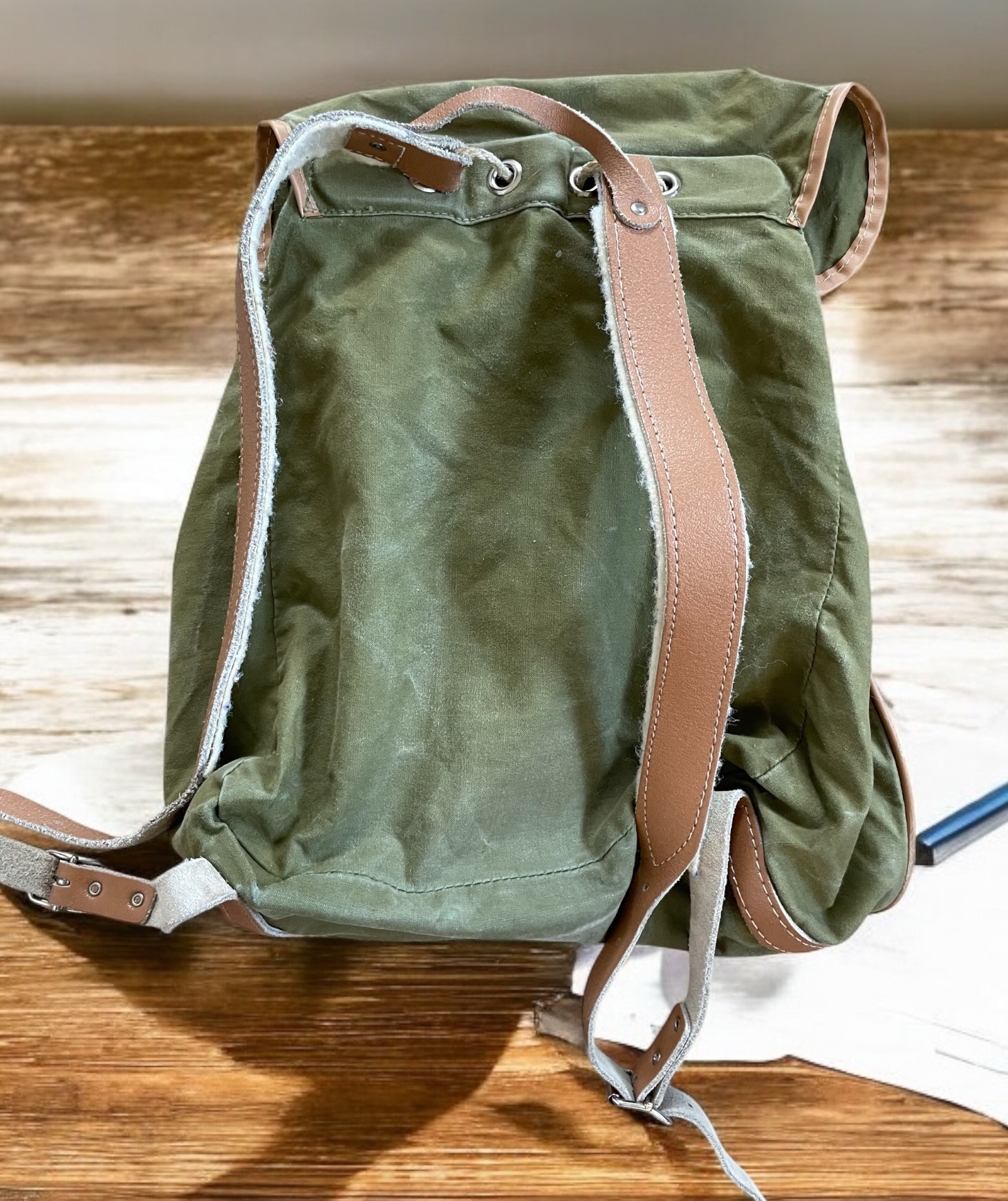 starý batoh baťůžek rucksack
