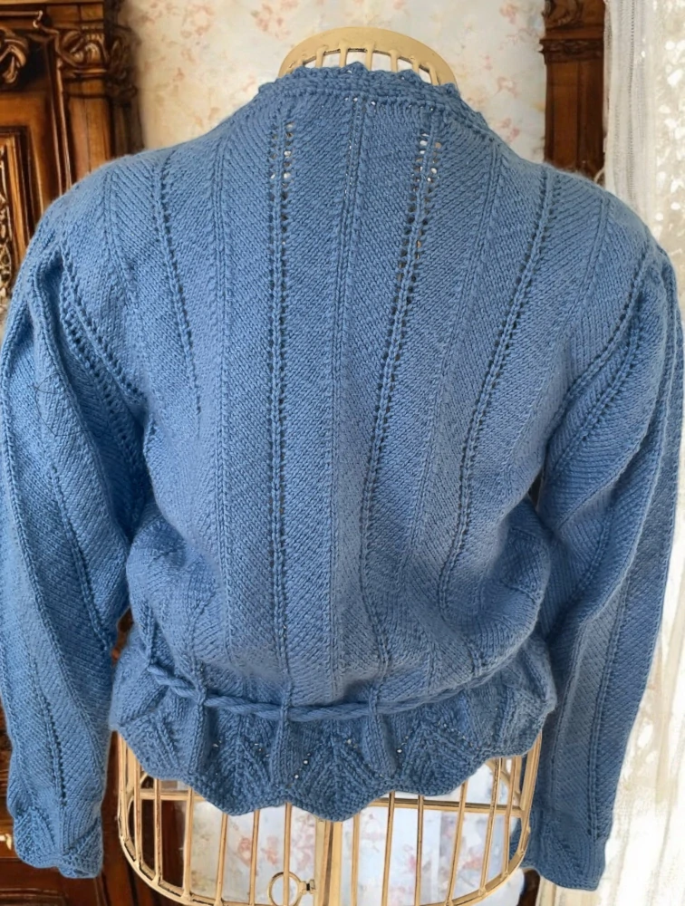 dámský svetr svetřík v dobovém stylu vel. 36/38