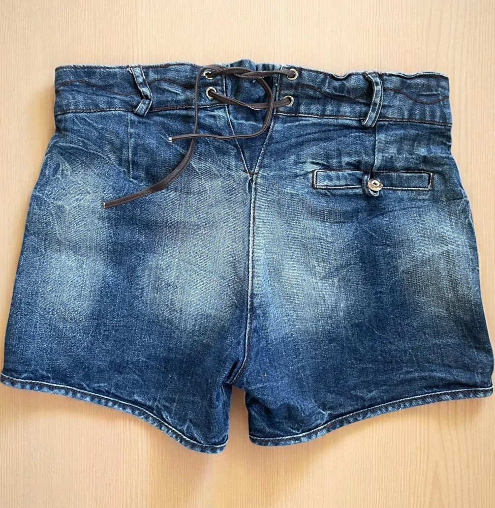 dámské riflové dirndl kraťasy vel. XS