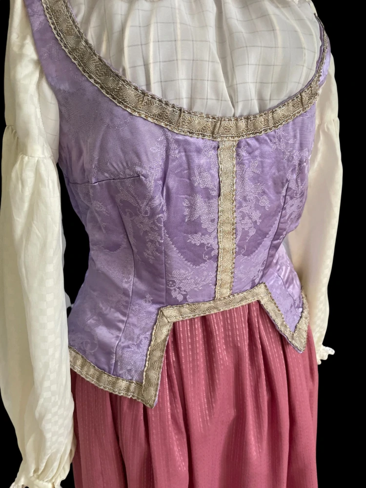 Karnevalový kostým v historickém stylu PRINCEZNA vel. 36