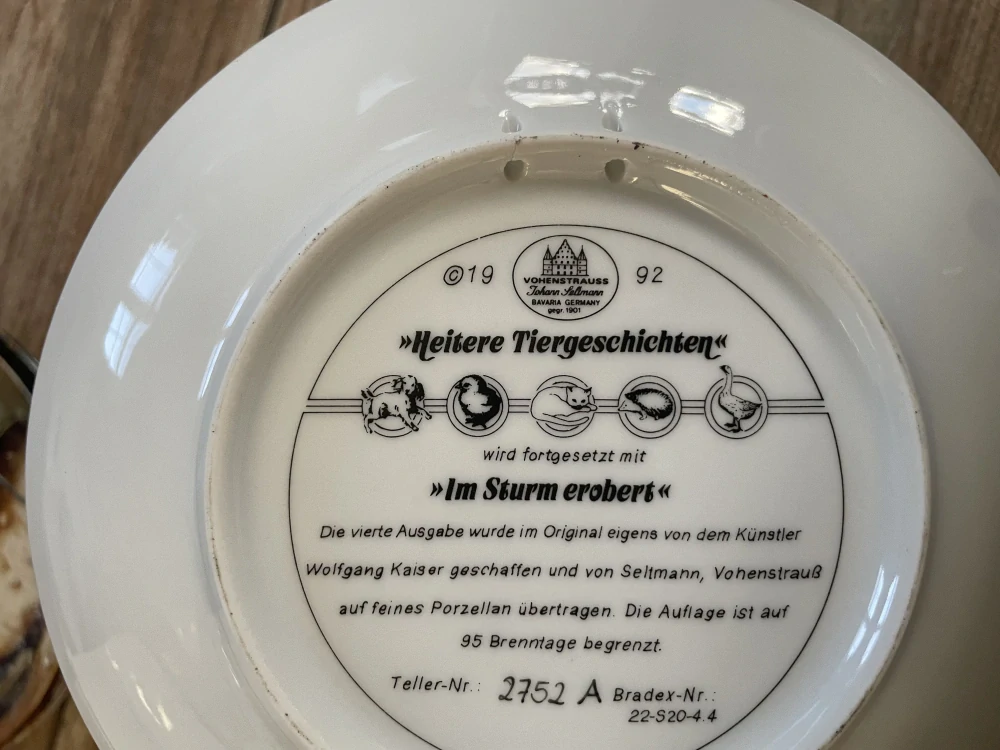 Porcelánový sběratelský dezertní talíř č. 2752 a