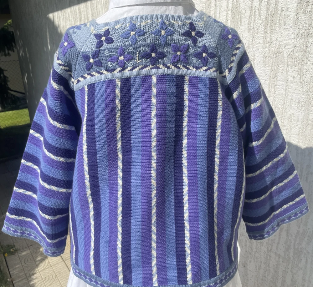 Dámský svetr v lidovém folklorním stylu vel.  S
