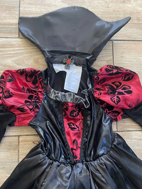 Karnevalový kostým šaty čarodějnice vel. 110-120 cm