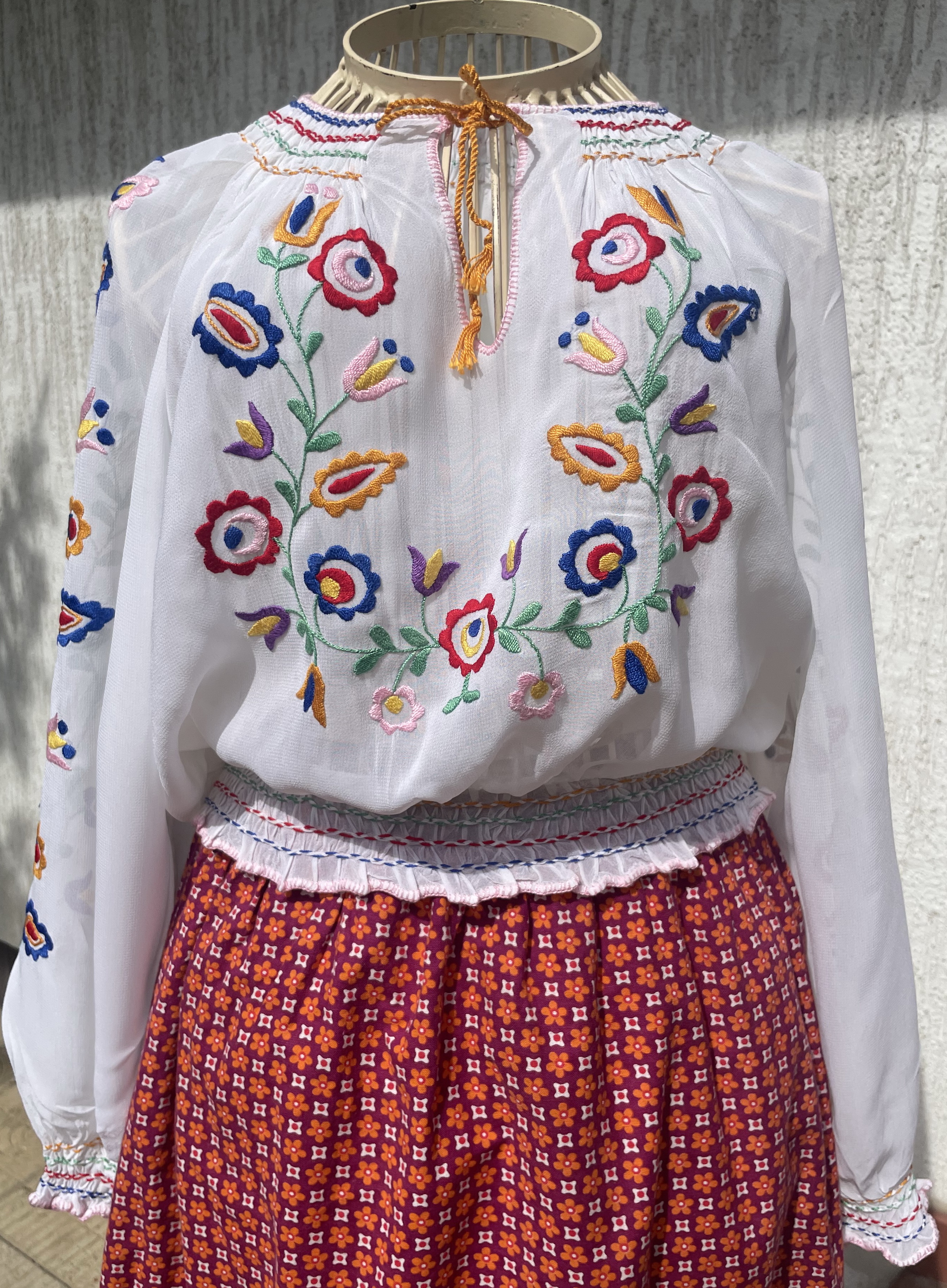 Dámská krojová vyšívaná halenka selský styl vel. 38/40