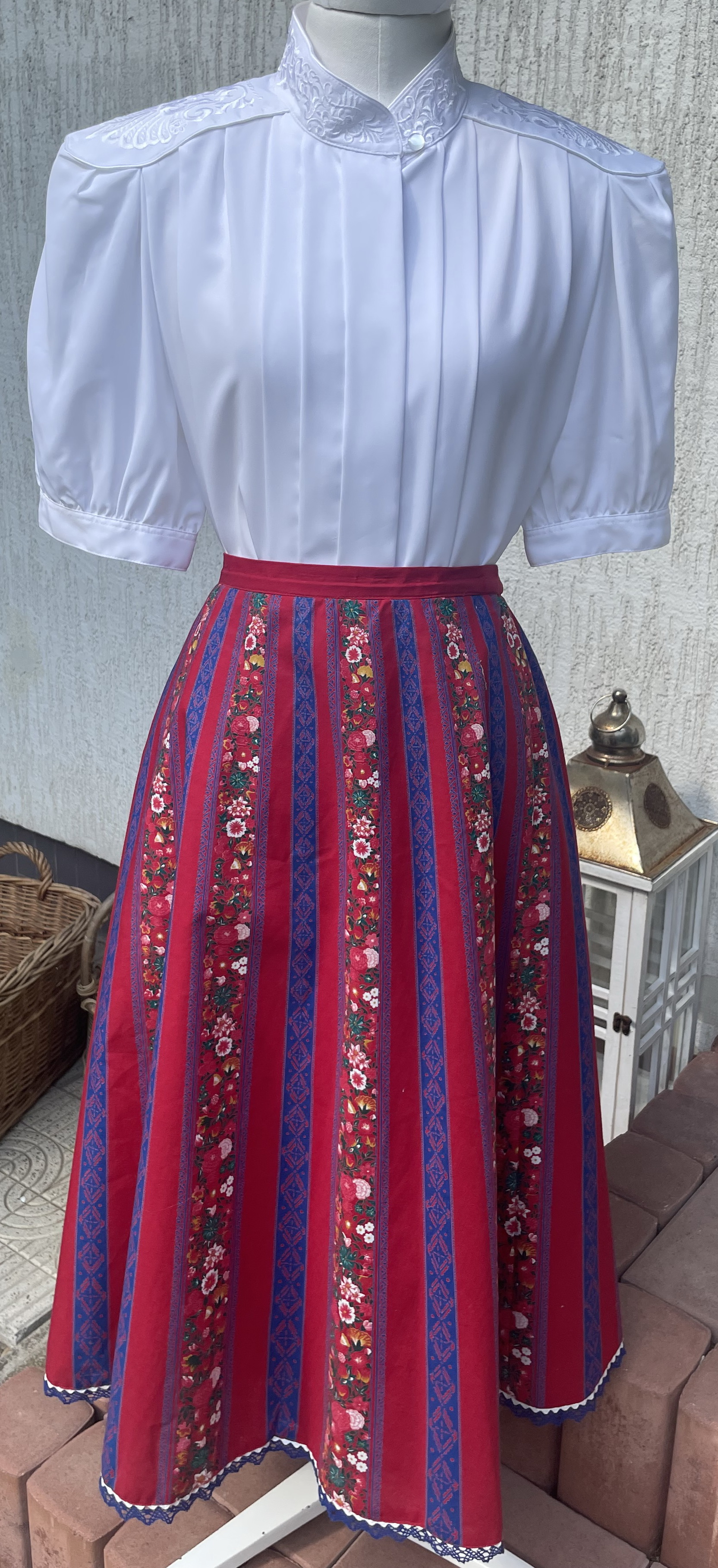 Dámská sukně v selském, lidovém stylu vel. 50