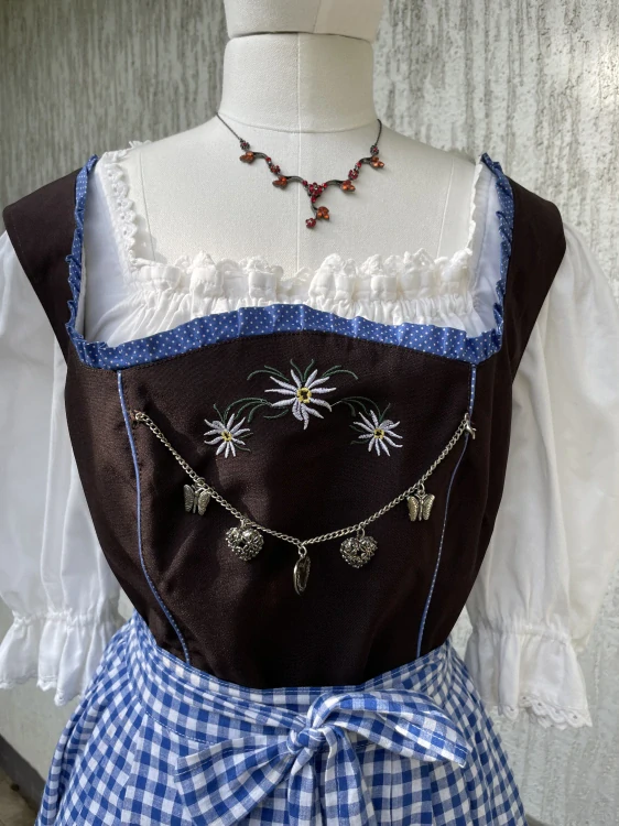 Dámské šaty dirndl selský styl vel. 40