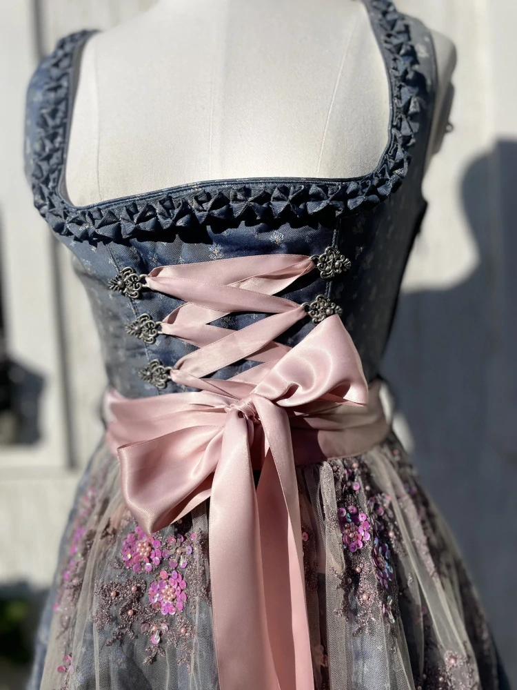 Dámské dirndl šaty selský styl vel. XS