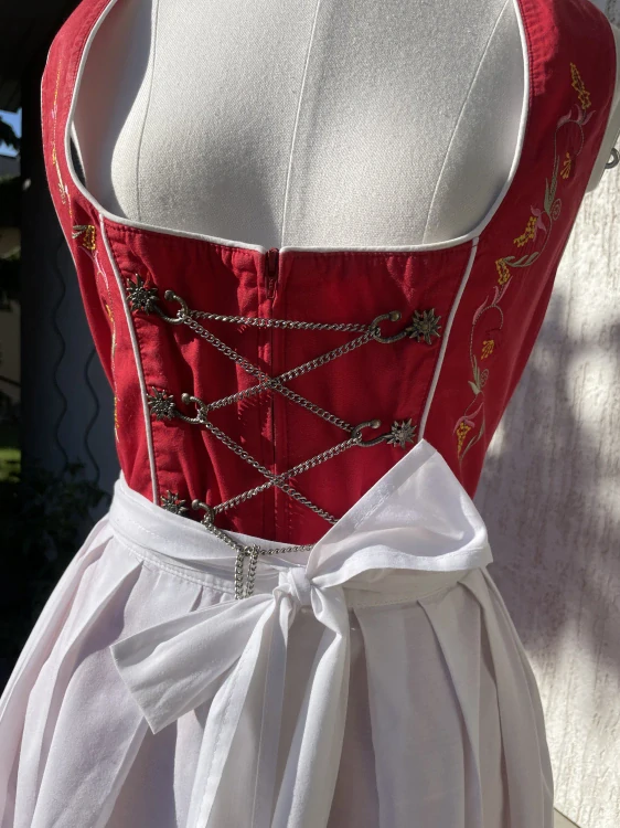 Dámské dirndl šaty selský styl vel. 40