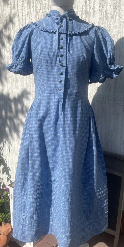 Dámské šaty se zástěrou v alpským stylu venkovská, bavorská dívka, selka vel. 38