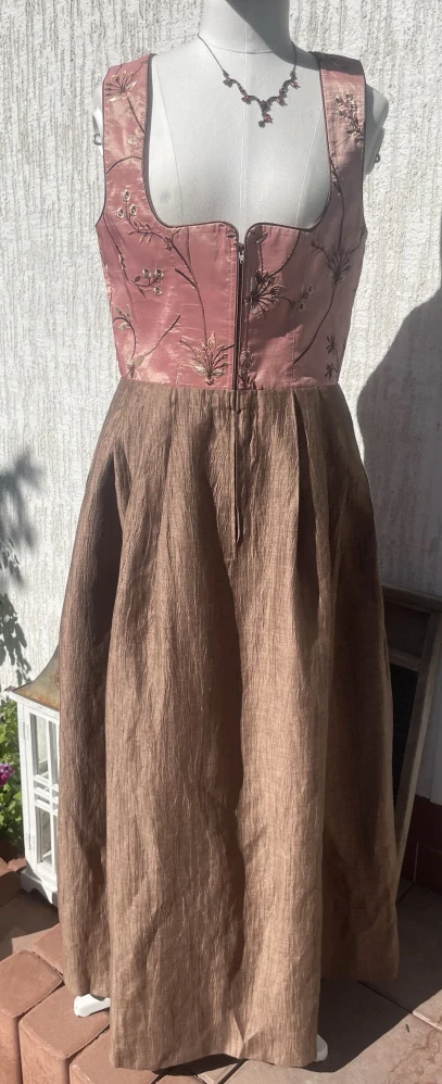 Dámské elegantní dirndl šaty se zástěrou vel. 38/40