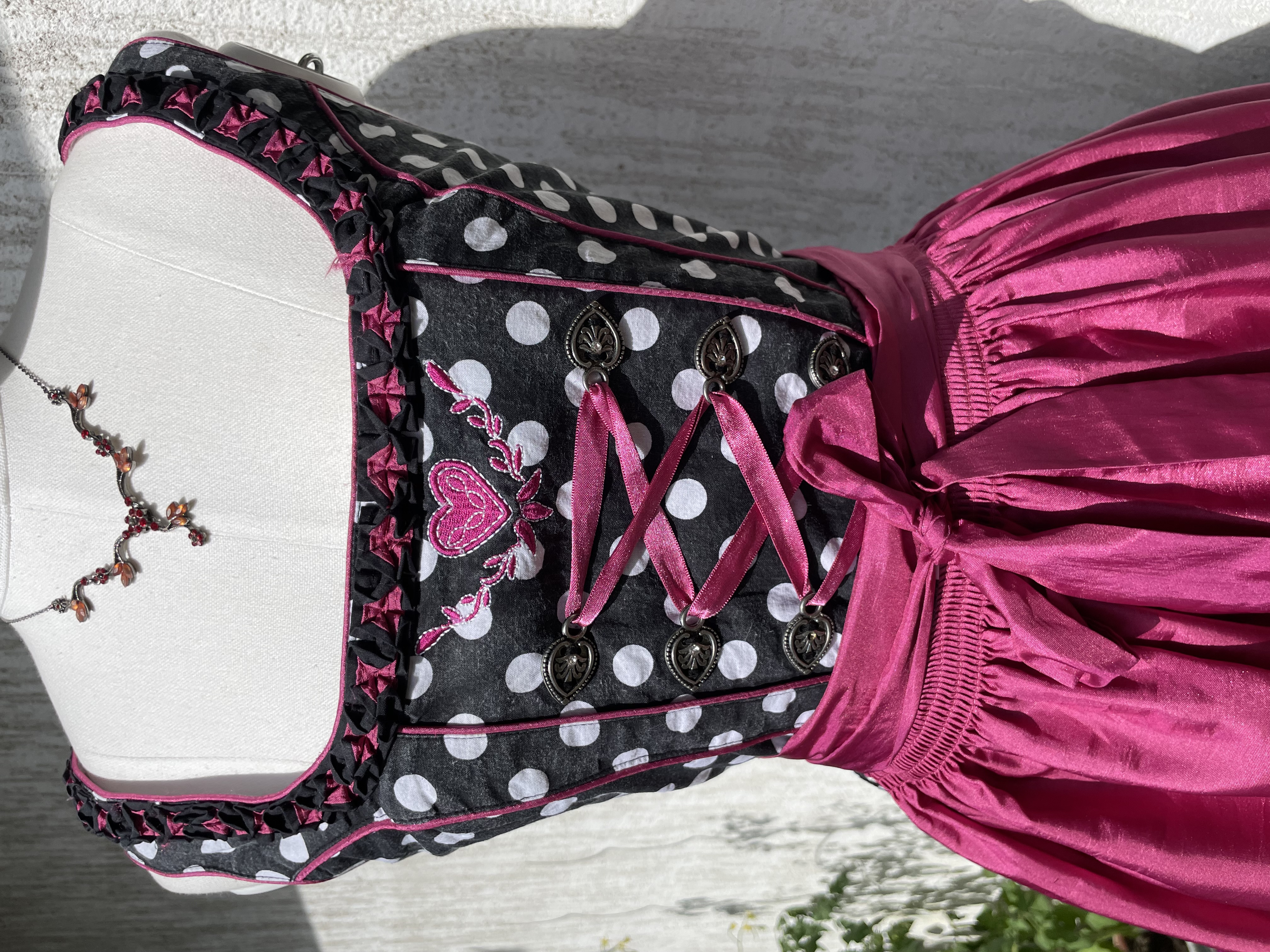 Dámské dirndl šaty selský styl Oktoberfest vel. XS