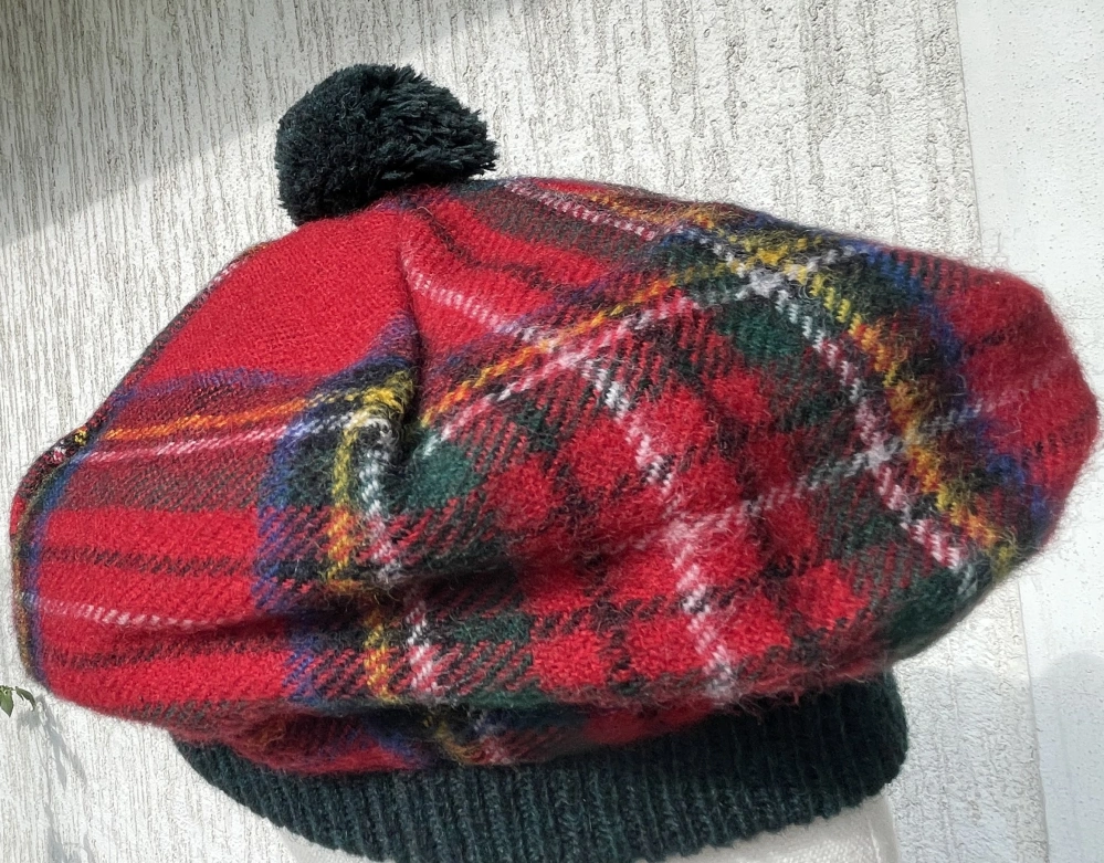 Skotská vlněná čepice tartan