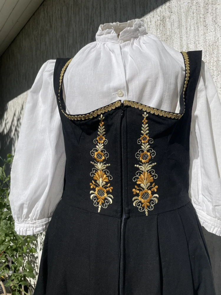 Dámské selské, dirndl, vintage šaty vel. 36/38