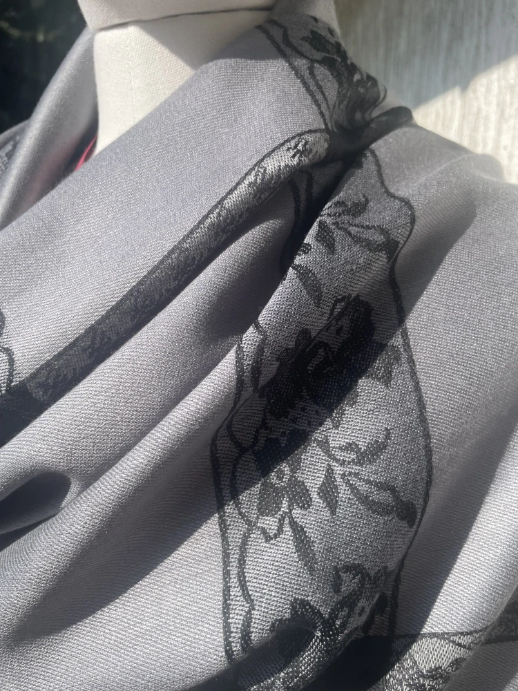 Dámský elegantní šál, pléd