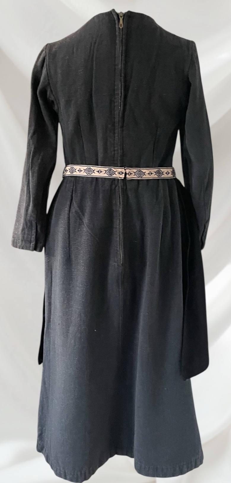 Dámské šaty v dobovém stylu vel. 36