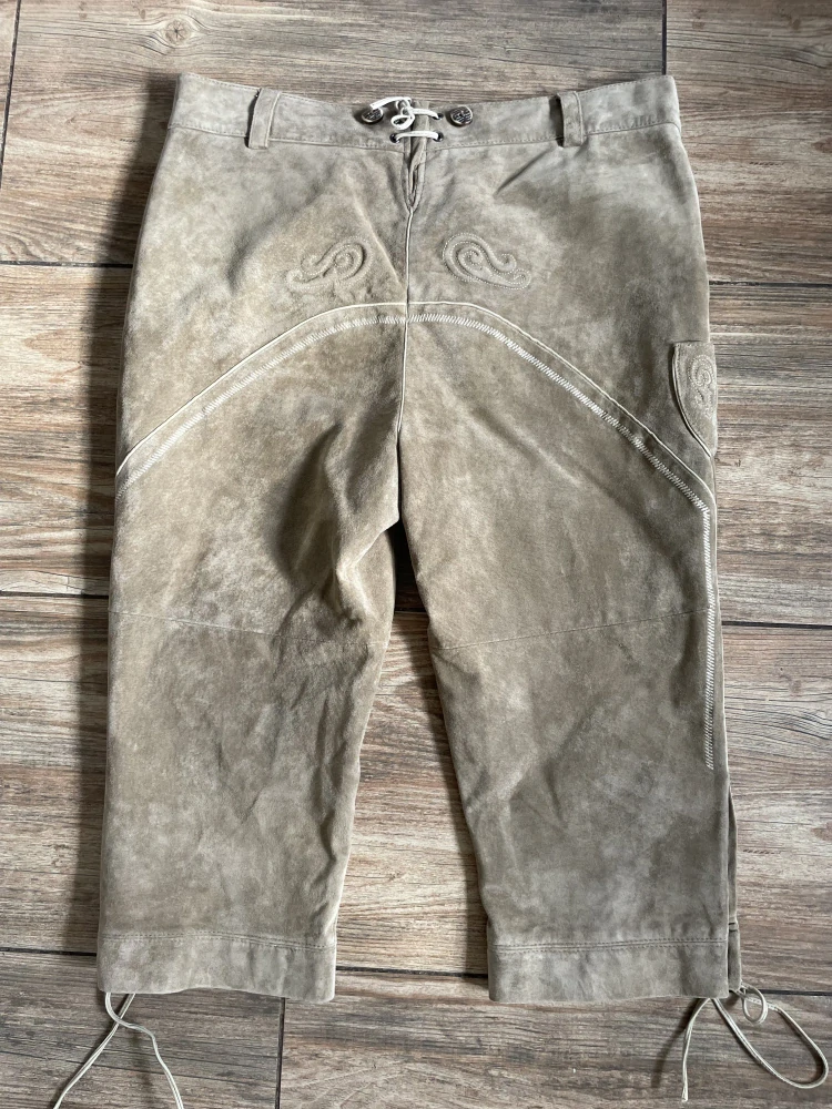 Kožené dirndl selské kraťasy vel. 52