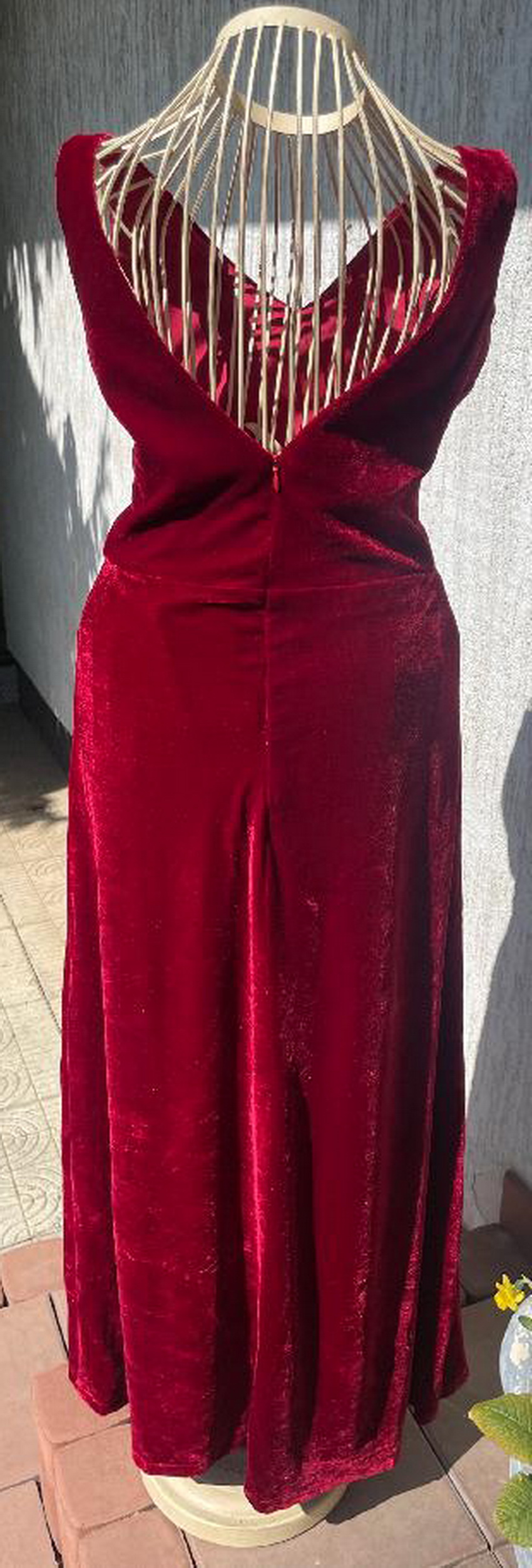 Dámské sametové elegantní šaty vel. 36