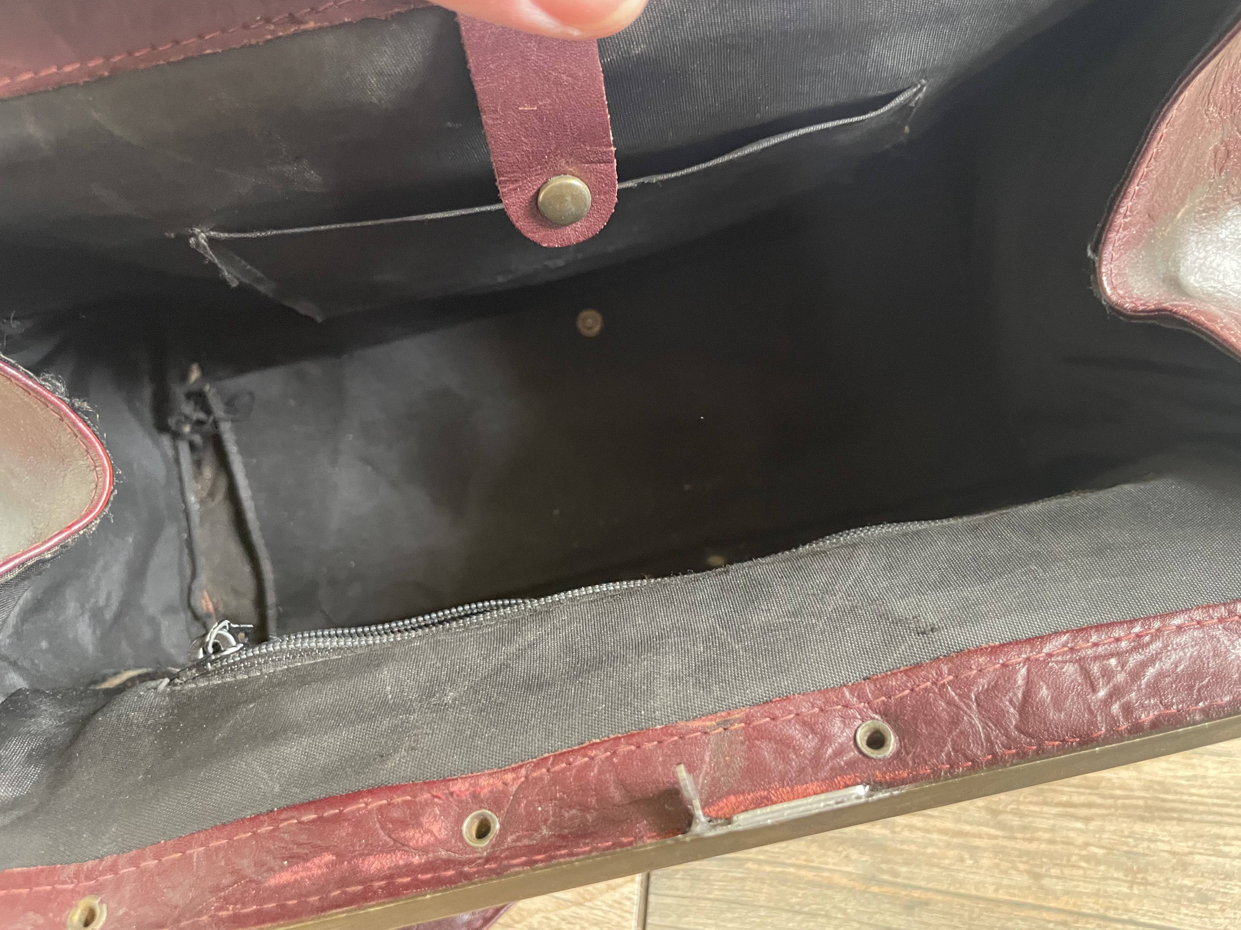 Dámská kožená "doktorská" kabelka v retro stylu