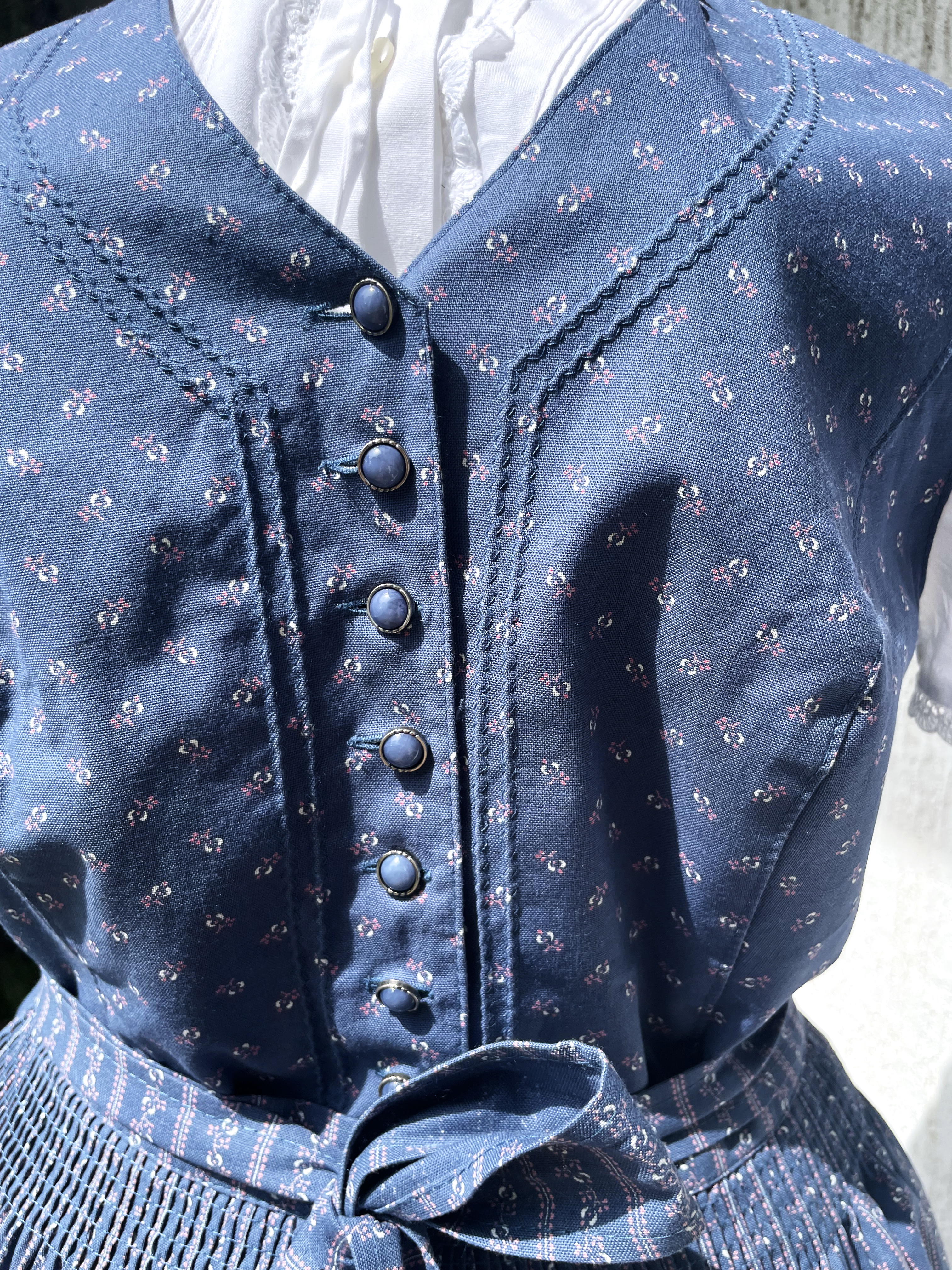 Dámské šaty dirndl, selský styl vel. 38/40