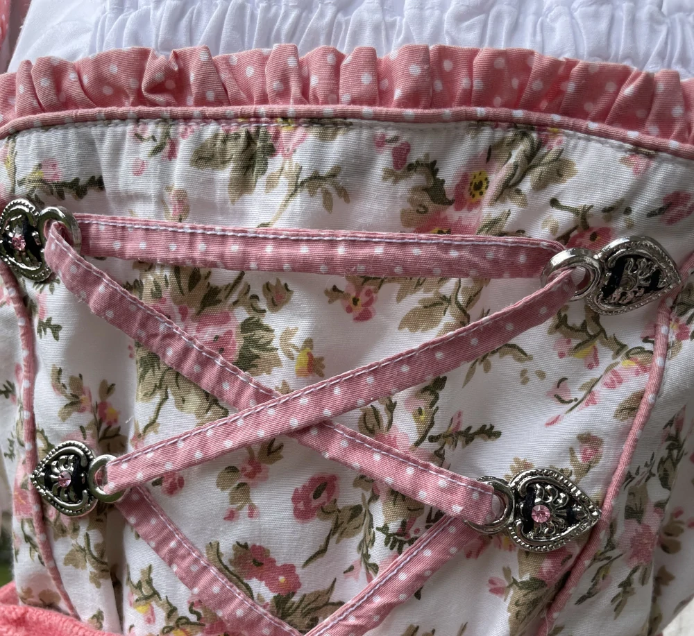 Dámské dirndl šaty venkovský romanitcký styl vel. 42/44