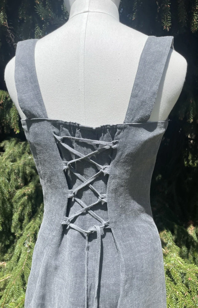 Dámské šaty ve venkovském stylu tyrolský/alpský dirndl 19s vel. 36