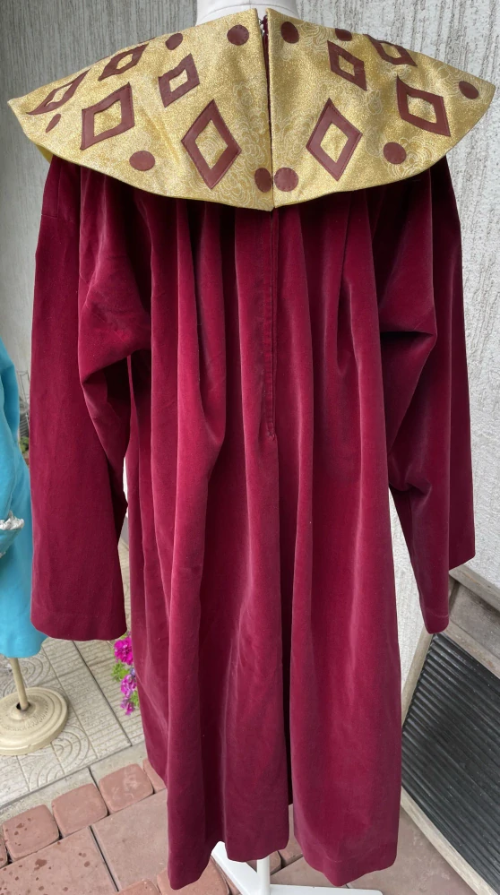 Karnevalový divadelní kostým plášť hábit král, panovník vel. L