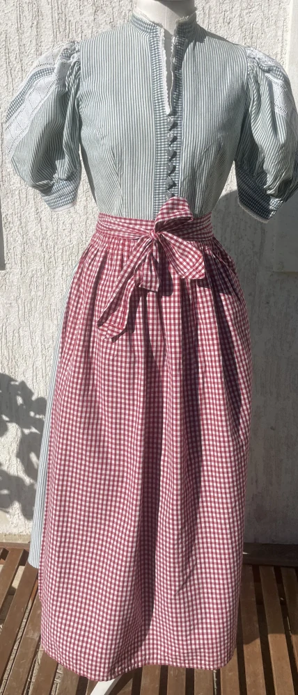 Dámská zástěra v selském stylu vel. 36/38