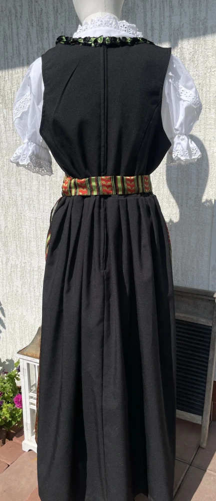 Dámské dirndl šaty selský styl vel. 42