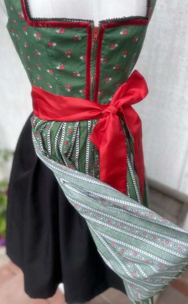 Dámské dirndl šaty selský styl Oktoberfest vel. XS