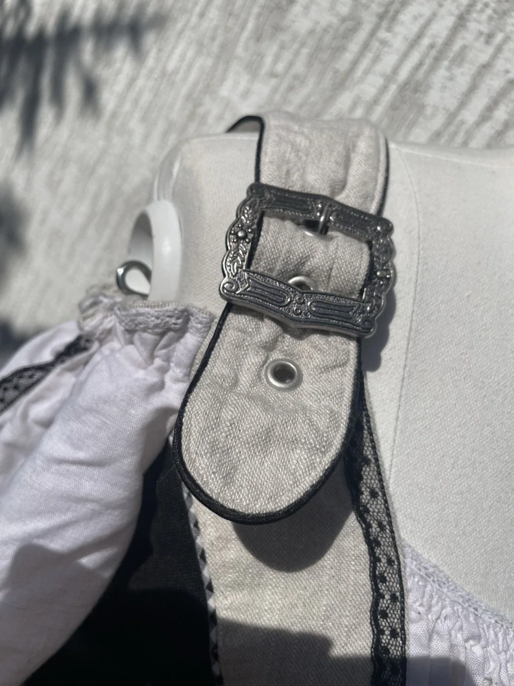 Dámská halenka živůtek v selském, dobovém, dirndl stylu na Oktoberfest vel. 42