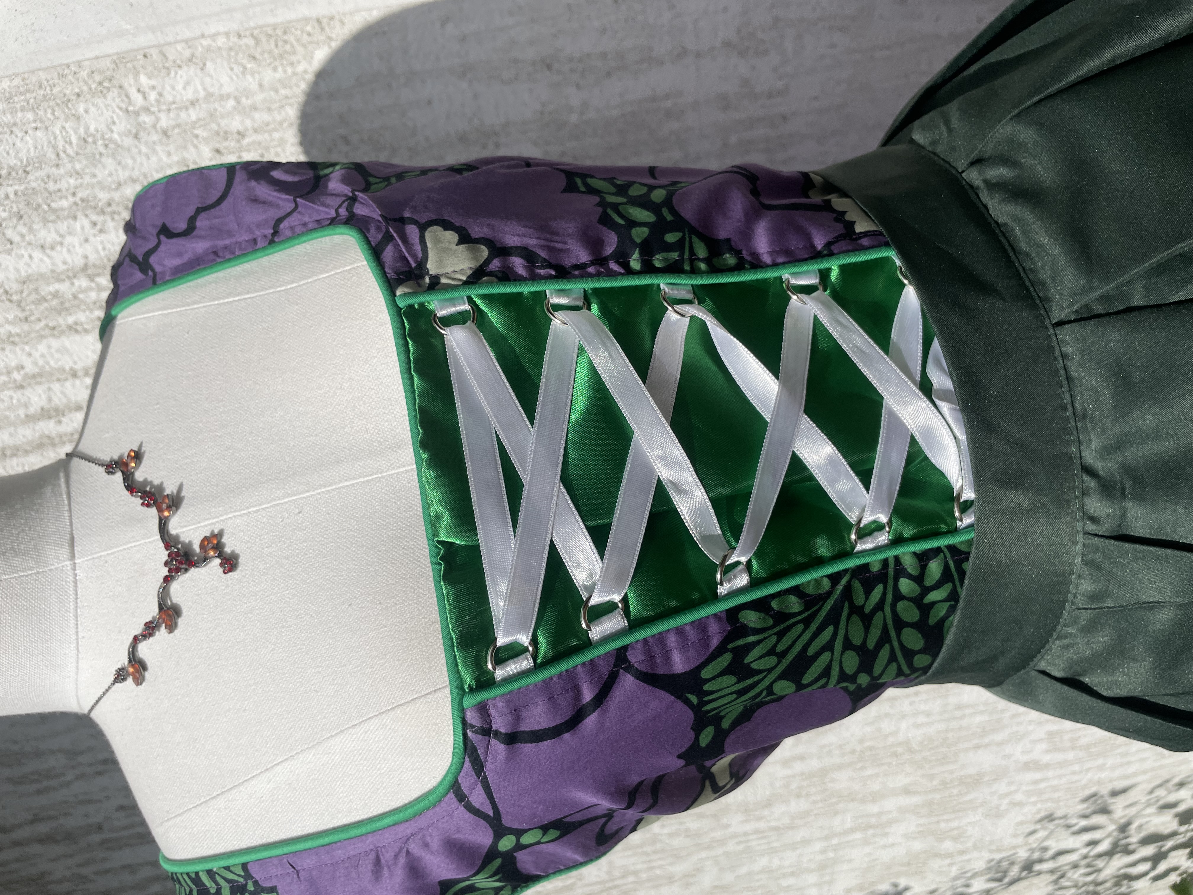 Dámské dirndl šaty selský styl Oktoberfest vel. 38