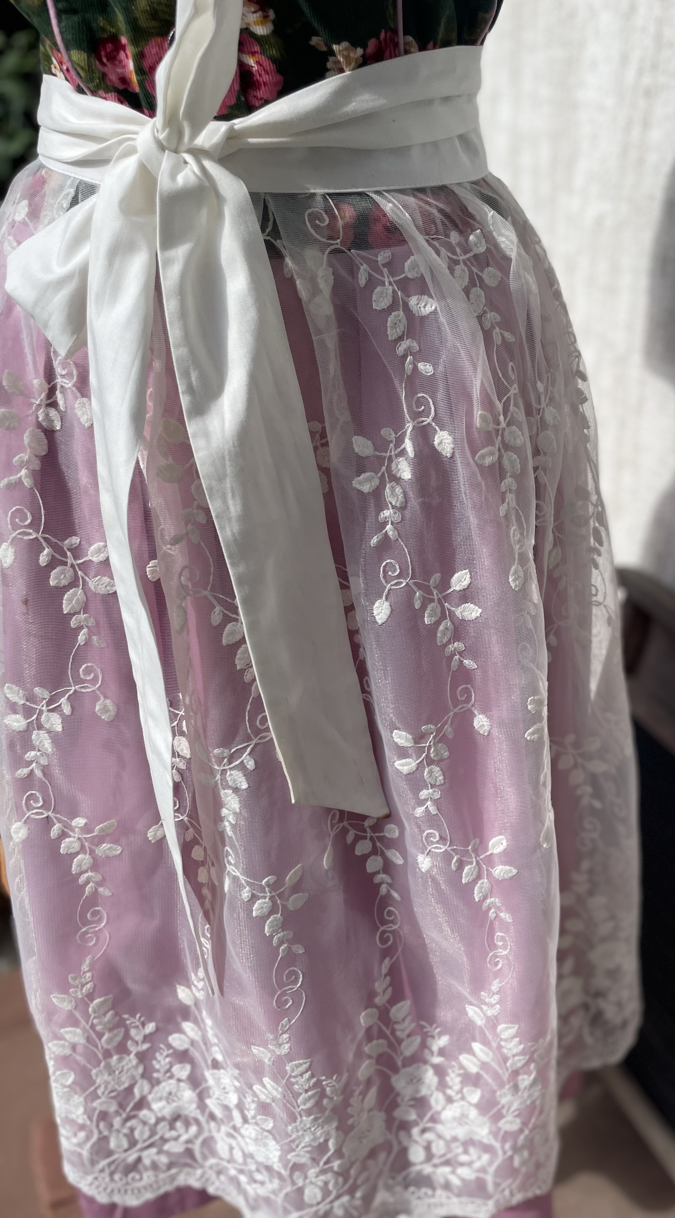 Dámské dirndl šaty v selském stylu vel. 46