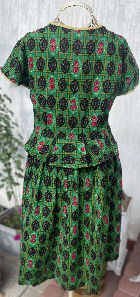 Dámské šaty v dobovém, vintage stylu vel. 36/38