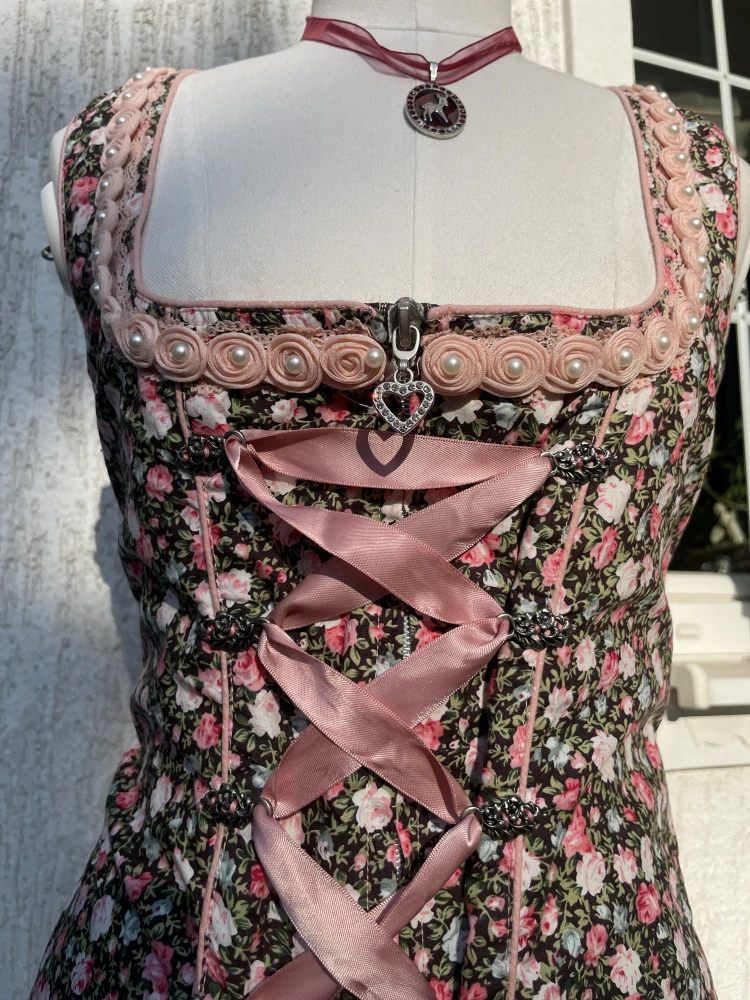 Dámský živůtek v dirndl, selském stylu, venkovská princezna vel. L