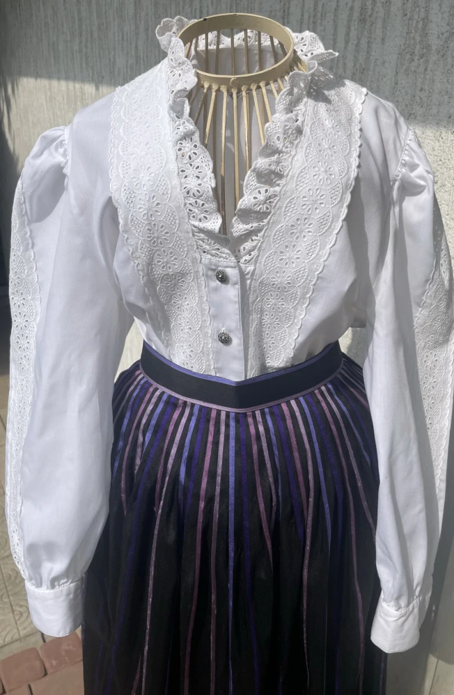 Dámský halenka v dobovém, dirndl, selském stylu vel. 42