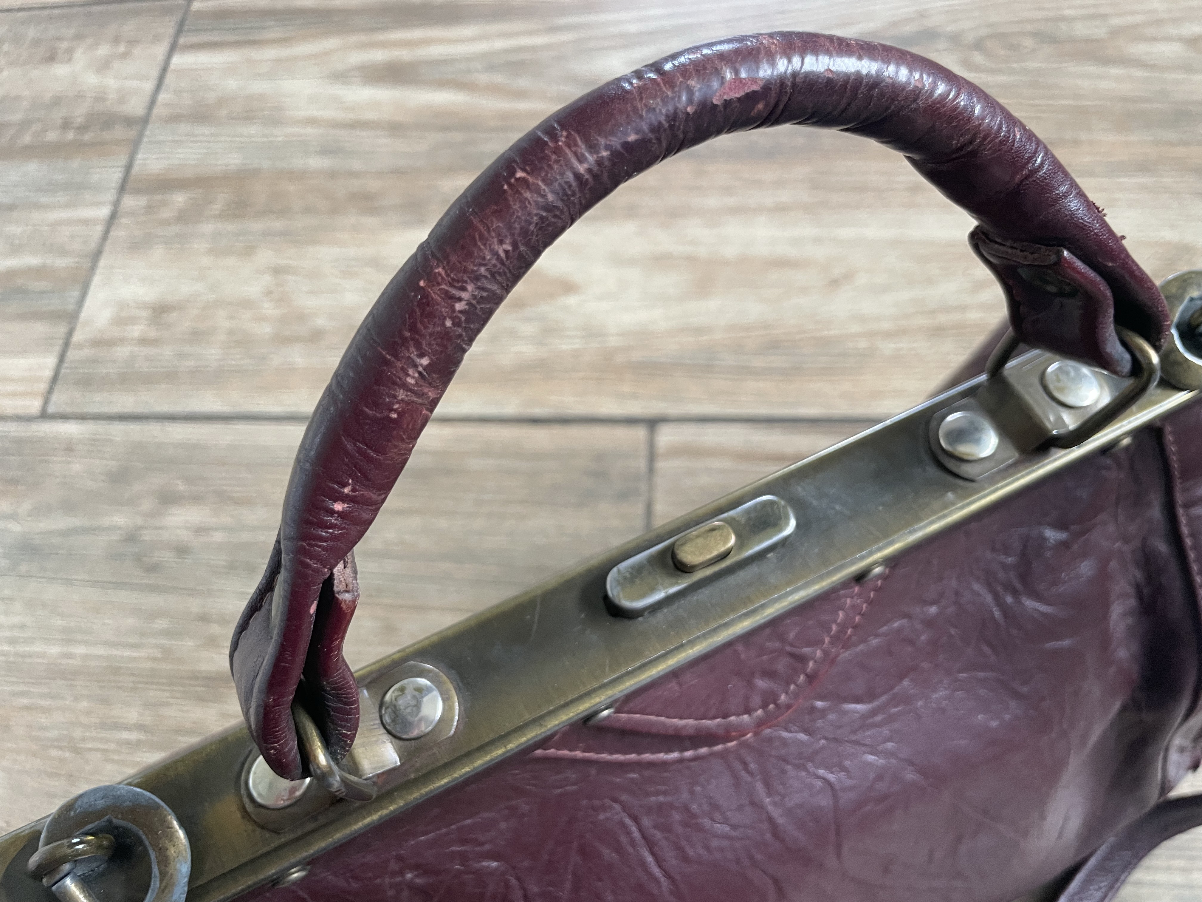 Dámská kožená "doktorská" kabelka v retro stylu