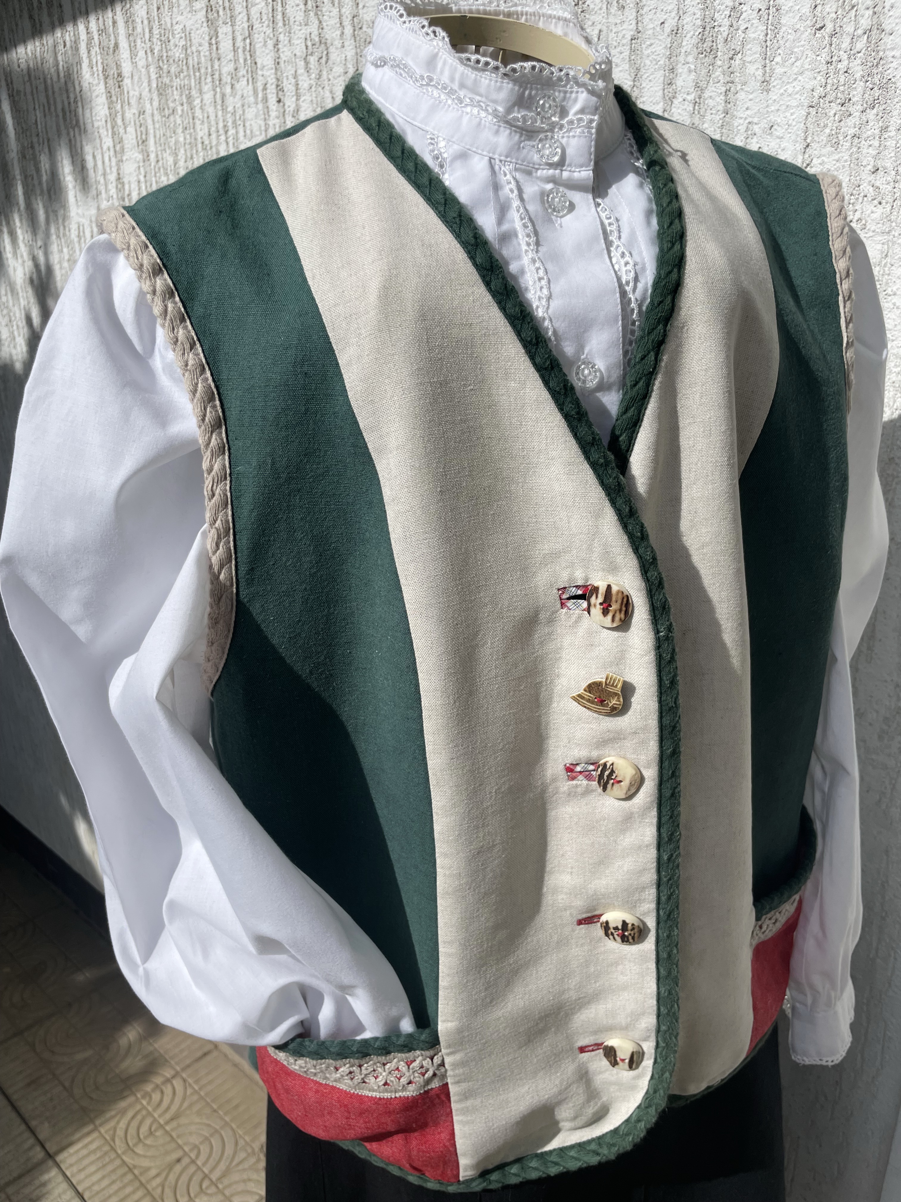 Dámská vesta v selském stylu vel. 40