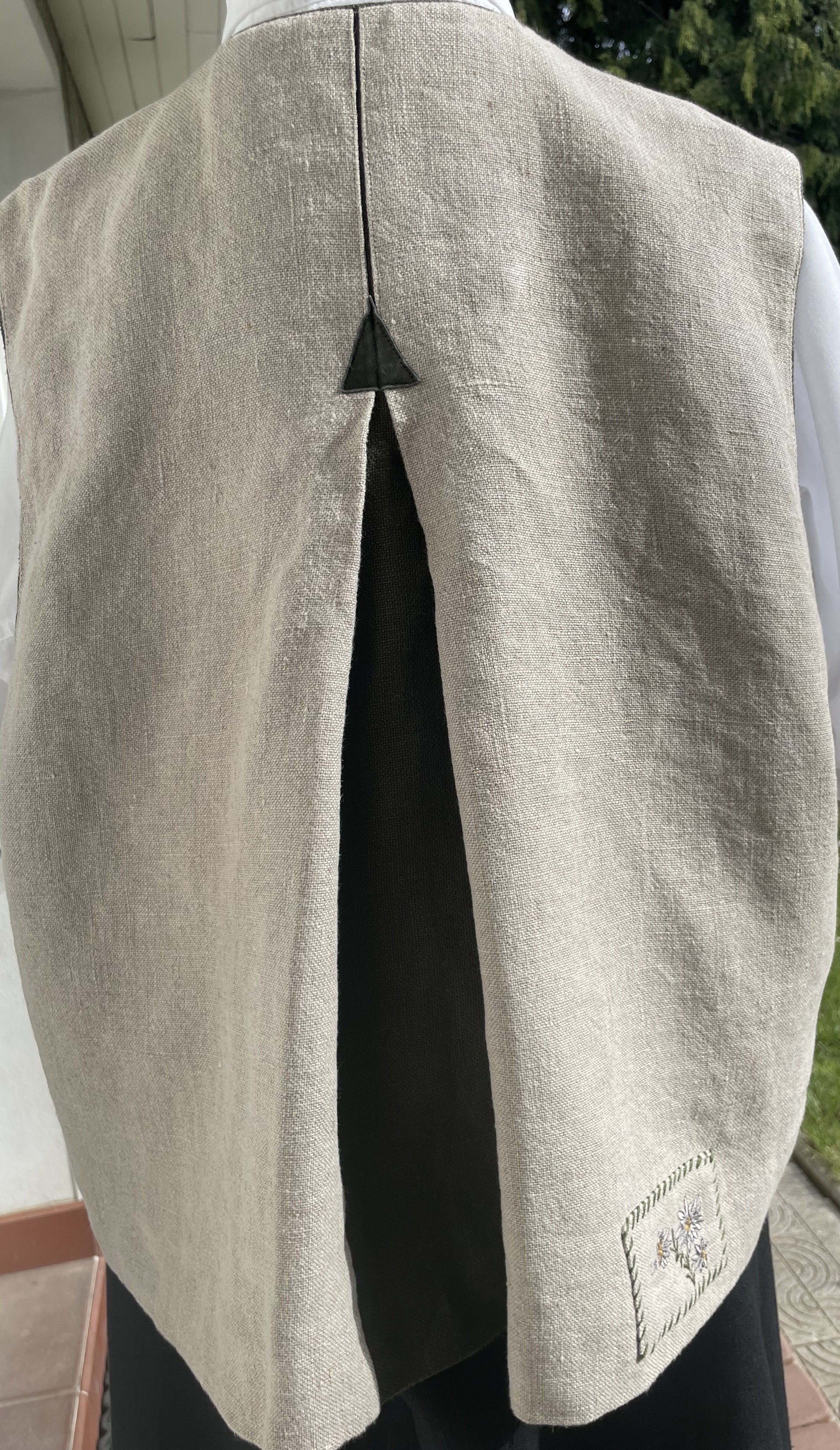 Dámská vesta v selském stylu vel. 42