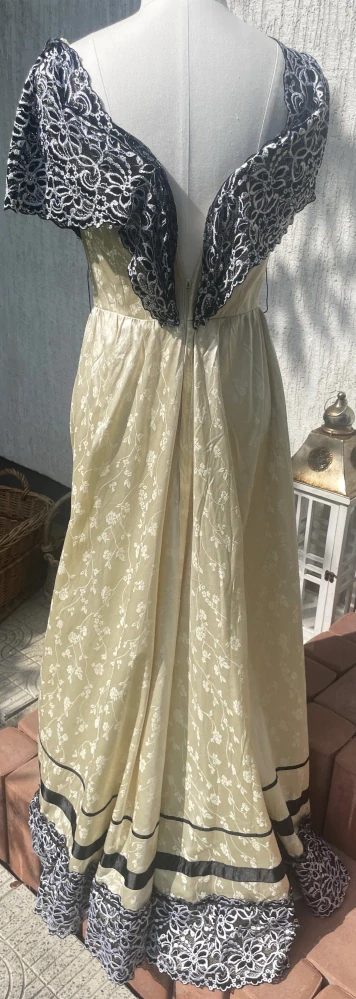 Karnevalový kostým šaty šlechtična, elegantní dáma vel. 36