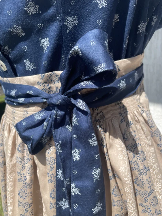Dámské šaty dirndl selský styl vel. 40/42