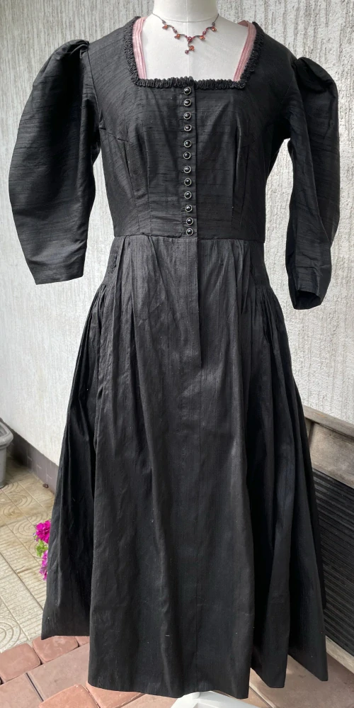Dámské šaty dirndl selský styl vesničanka, selka, hospodská vel. 36/38