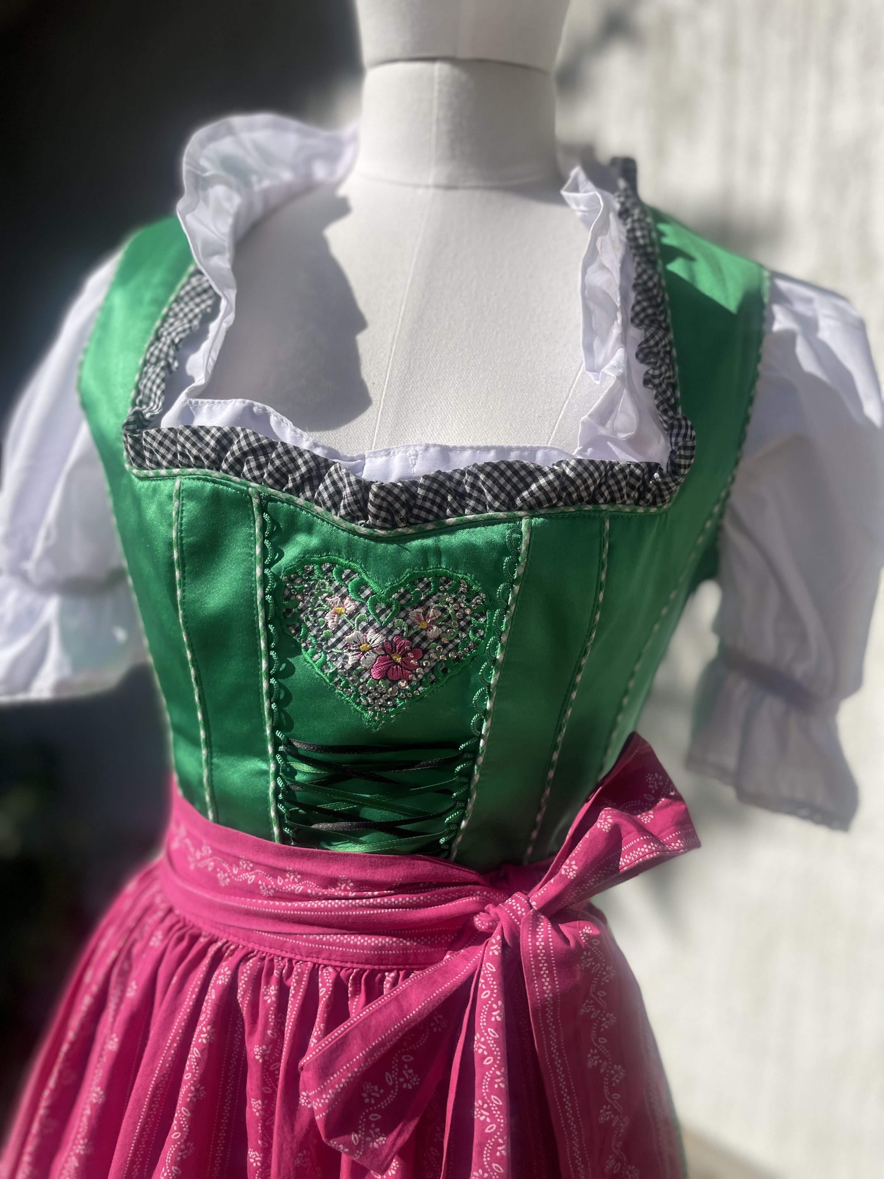 Dámské dirndl šaty selský styl Oktoberfest vel. 36