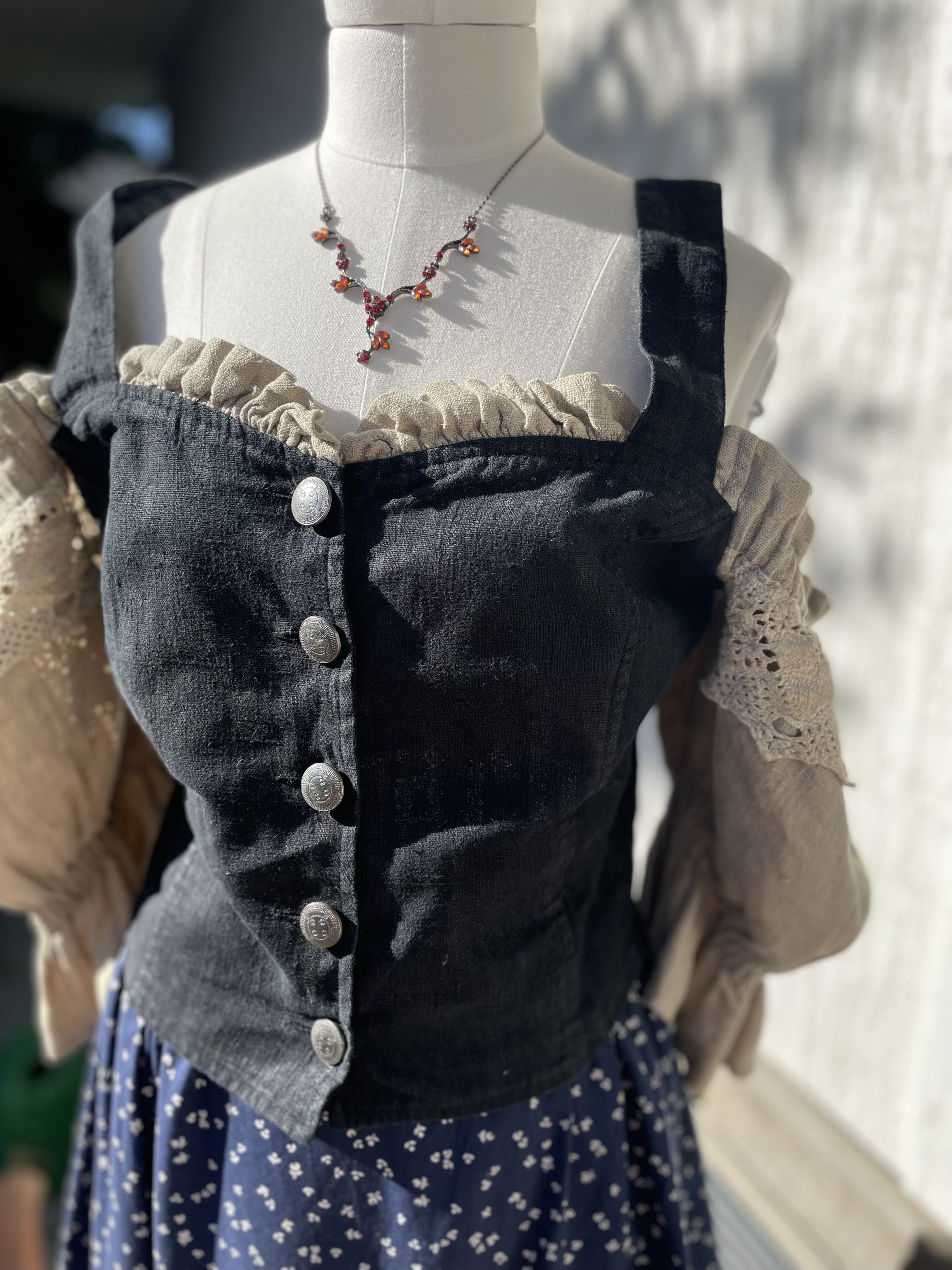 Dámský živůtek v selském, vintage, dobovém, country stylu vel. 40